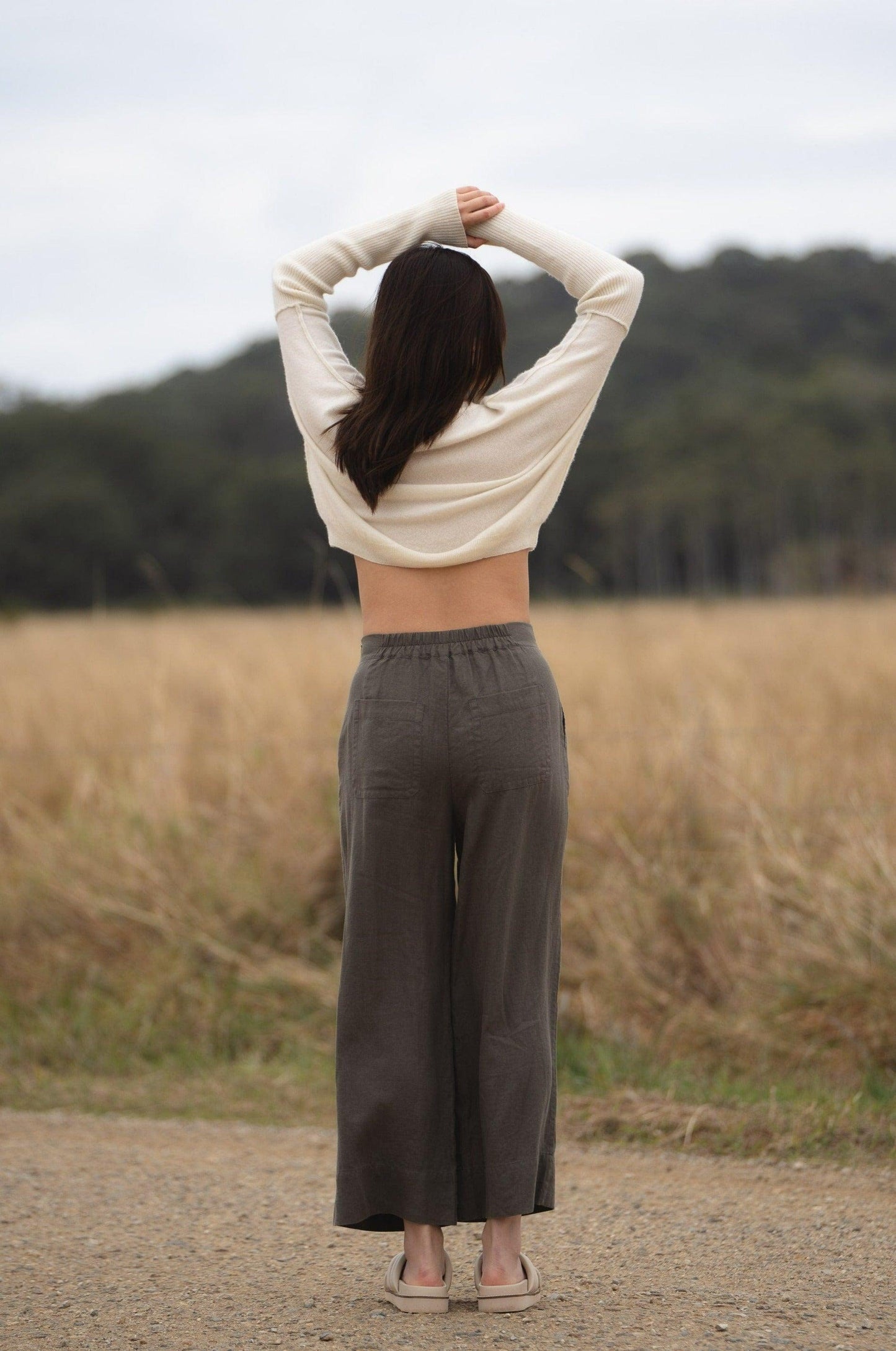 IVY KHAKI LINEN CROP PANTS