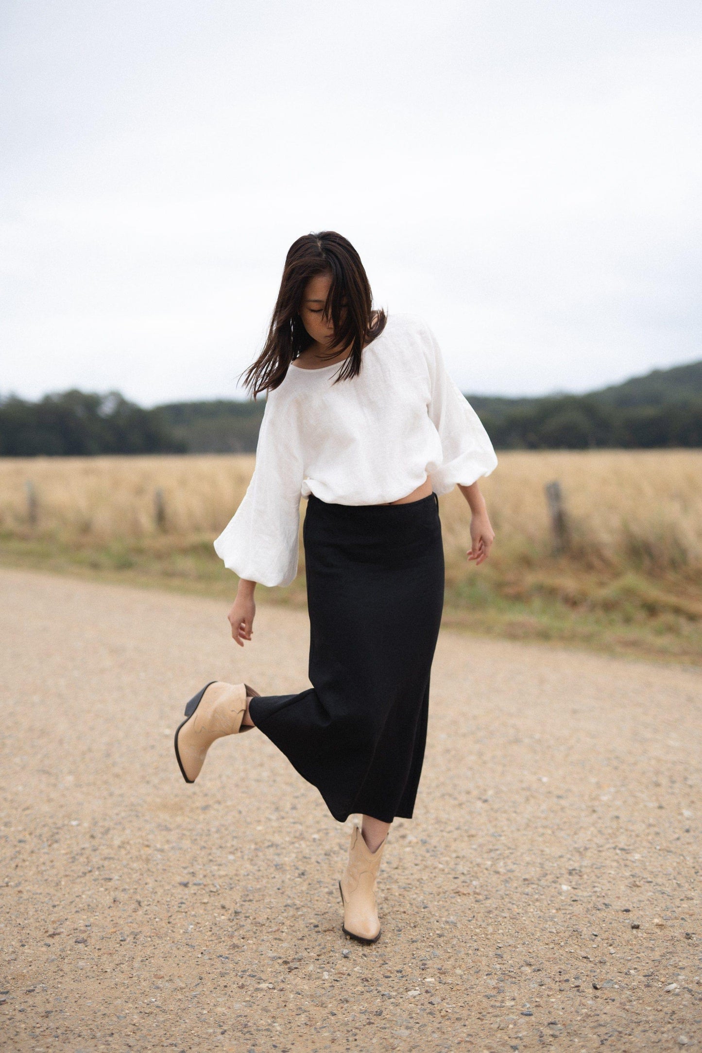 RILEY BLACK BIAS LINEN SKIRT